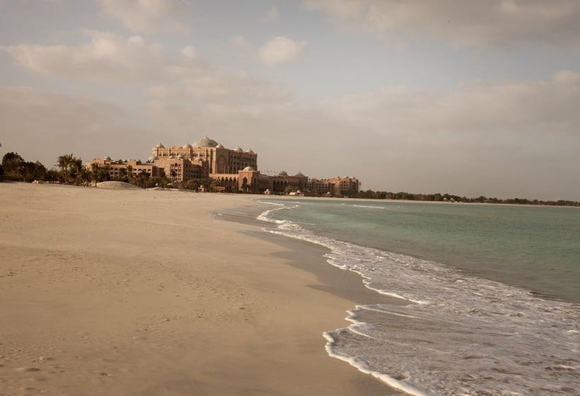 Así es el hotel Emirates Palace de Abu Dhabi