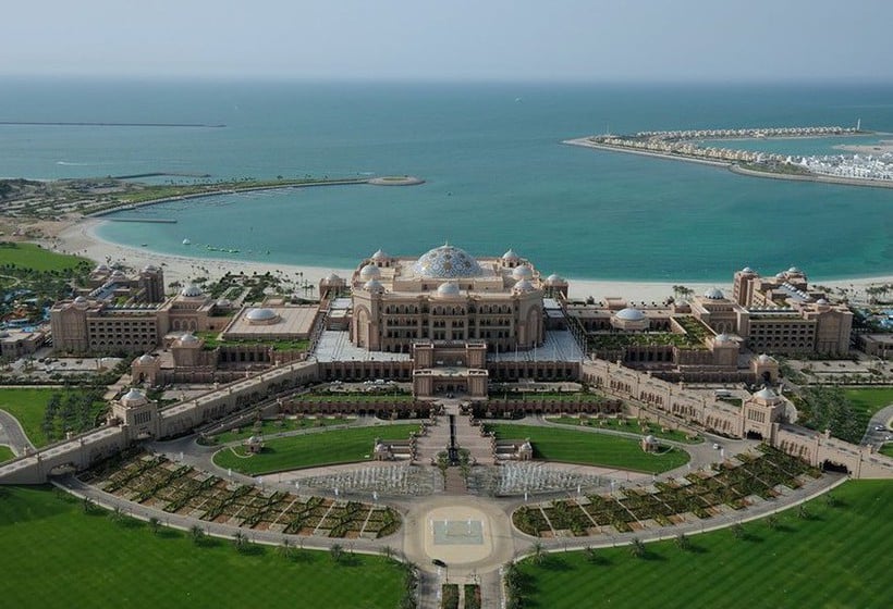 Así es el hotel Emirates Palace de Abu Dhabi