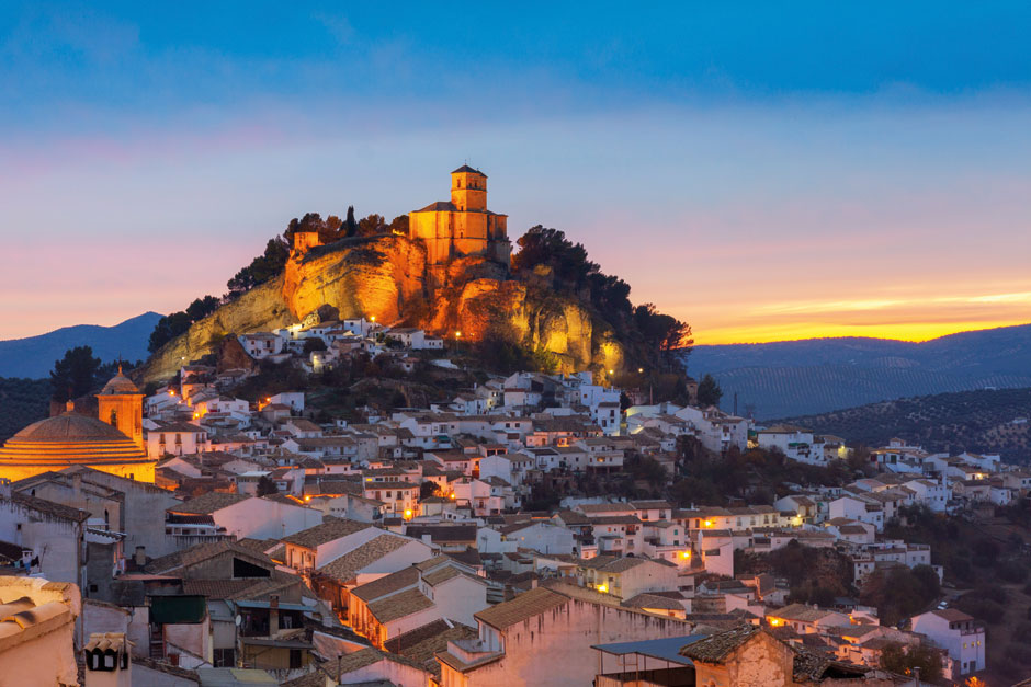 14. De Granada a Zuheros, entre olivares y fortalezas