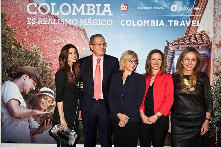 La actriz Juana Acosta, el Embajador de Colombia, la Ministra Álvarez-Correa y Aida Furmanski