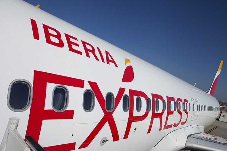 Iberia Express estrena destinos en Italia. La aerolínea low cost del Grupo Iberia comenzará a volar, desde el mes de junio, a Nápoles y Verona.