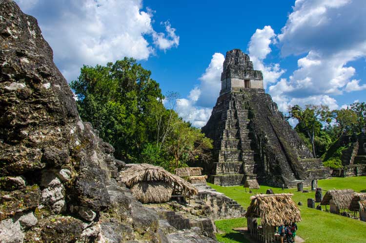Tikal. Foto © Simon Dannhauer / Shutterstock. Viajar a Guatemala | Tu Gran Viaje revista de viajes y turismo