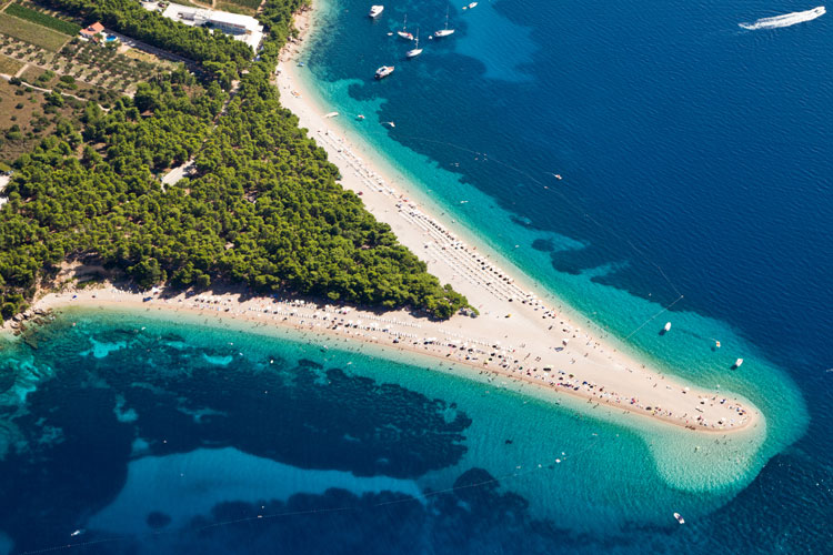 Viajar a la playa de El Cuerno de Oro de Croacia | Tu Gran Viaje revista de viajes y turismo