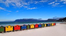 nos vamos a Sudáfrica, muy cerca de Ciudad del Cabo, para mandarte una de nuestras postales viajeras desde la playa de Muizenberg | Las postales de Tu Gran Viaje