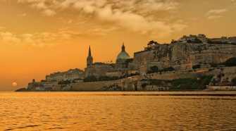Atardecer en La Valeta, Malta | Las capitales mundiales a las que tienes que viajar en 2018 | Revista Tu Gran Viaje