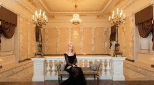 Nicole Kidman inaugura en San Petersburgo la exposición "Her Time"