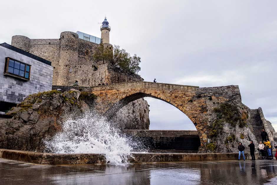 Puente medieval de Castro Urdiales. © Tu Gran Viaje | Escapada a Castro Urdiales | Hotel Sercotel Las Rocas