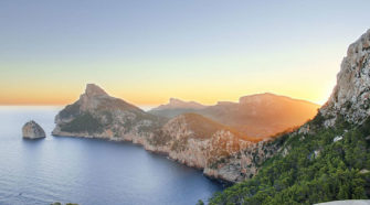 Toma nota de estos cinco paraísos cercanos que debes descubrir ya y que te demostrarán que viajar por España es todo un Gran Viaje.