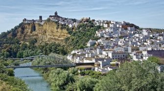 Ruta por los pueblos más bonitos de Cádiz (I): de Arcos de la Frontera a Caños de Meca | Tu Gran Viaje
