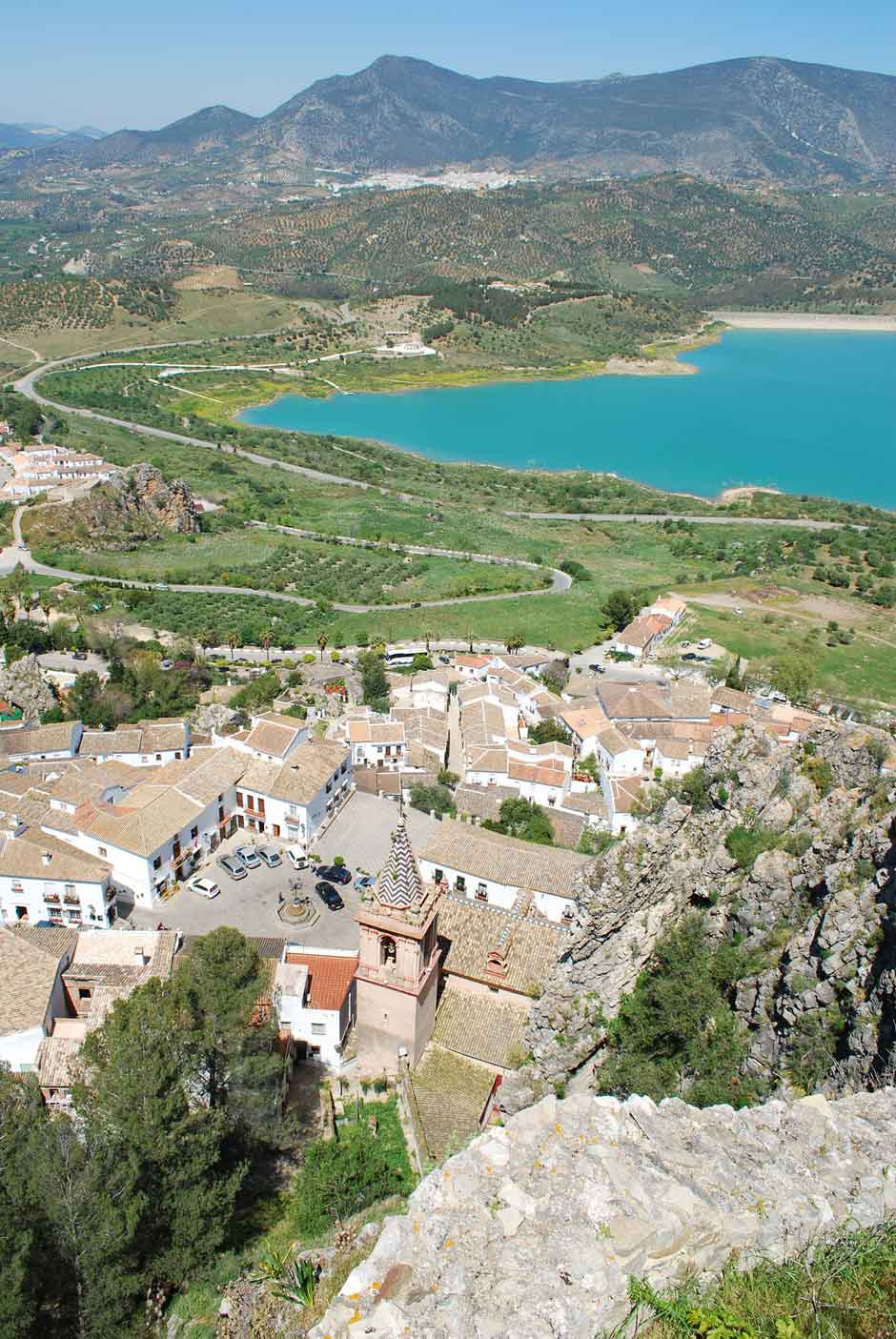 Zahara de la Sierra y Setenil de las Bodegas: ruta por los pueblos más bonitos de Cádiz | Tu Gran Viaje | AlhenaMedia | Clemente Corona