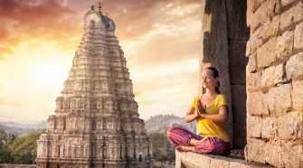 Yoga en India | Los mejores lugares del mundo para practicar yoga | Indie Campers | Tu Gran Viaje
