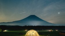 Astroturismo en Japón: observar las estrellas desde lo alto de la copa de un árbol | Tu Gran Viaje