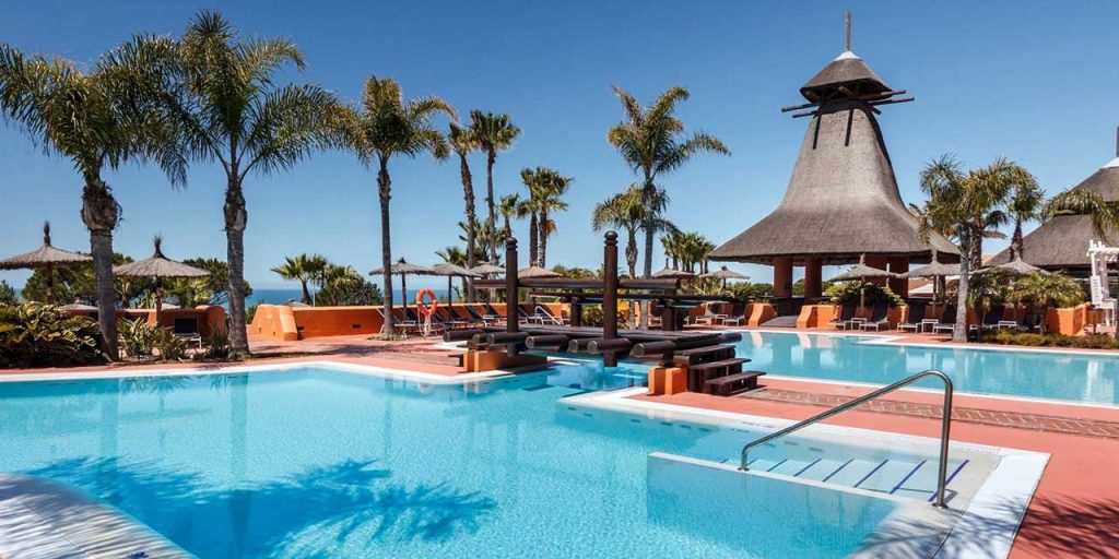 Alarga el verano en el mejor hotel de playa de Europa Royal Hideaway Sancti Petri 5* oferta Travelzoo | Tu Gran Viaje