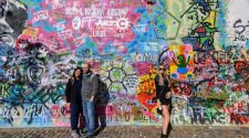 El Lennon Wall de Praga, irresistible para los que quieran alimentar sus redes sociales. Imagen © Carmelo Jordá | Viajar a Praga | República Checa | Tu Gran Viaje Destino Chequia