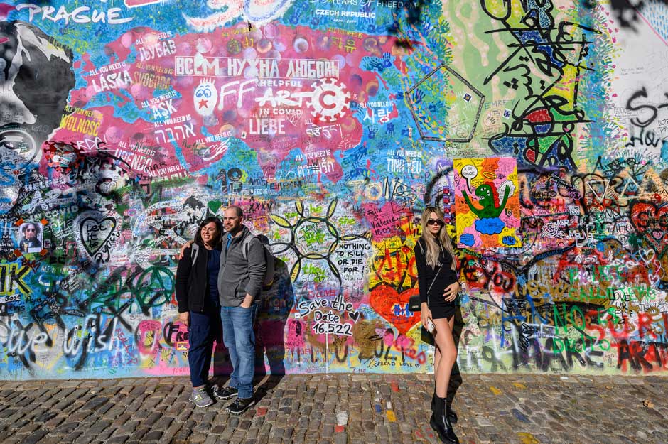 El Lennon Wall de Praga, irresistible para los que quieran alimentar sus redes sociales. Imagen © Carmelo Jordá | Viajar a Praga | República Checa | Tu Gran Viaje Destino Chequia