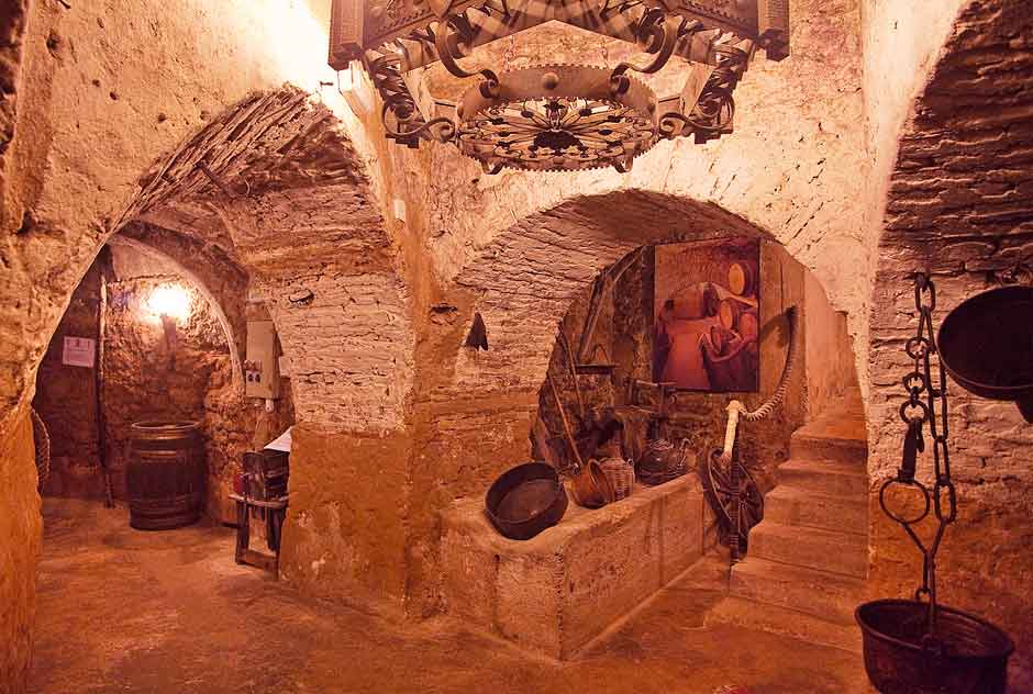 Visitar las bodegas subterráneas de Aranda de Duero | Tu Gran Viaje