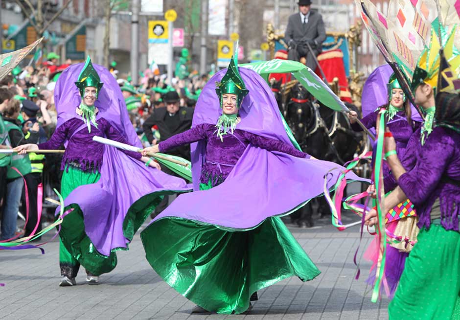 De Dublín a Belfast y de Cork a Waterford con desfiles, conciertos y mucha, mucha diversión. Así celebra la Isla Esmeralda el Festival de San Patricio 2022 | Turismo de Irlanda | Tu Gran Viaje