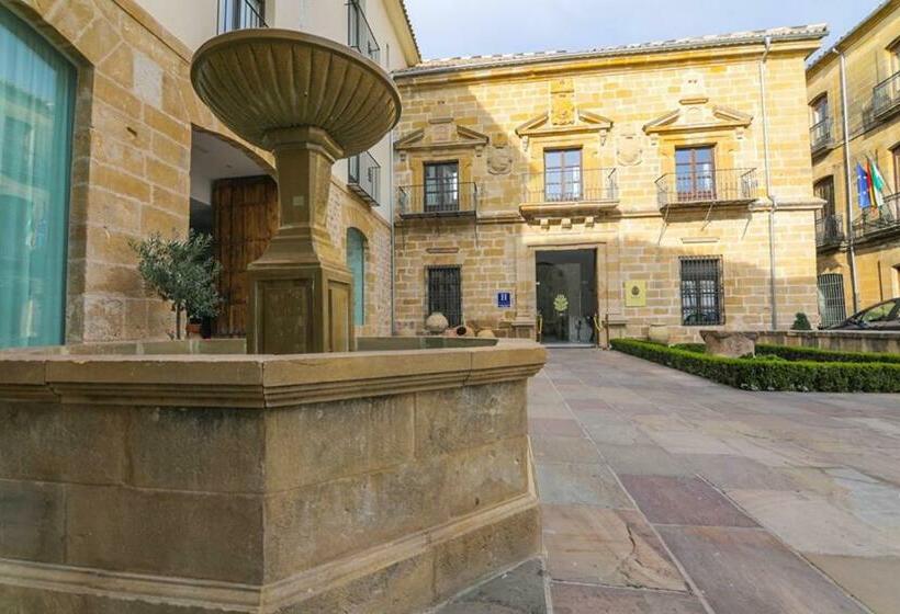 Escápate a Úbeda, uno de los pueblos más bonitos de España y Patrimonio de la Humanidad, disfrutando del espectacular en el hotel Palacio de Úbeda 5* GL. Tu Gran Viaje Travelzoo