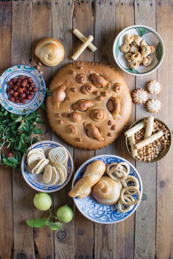 "Gastrosimbología", el libro que explica los significados simbólicos de la gastronomía judía | Tu Gran Viaje